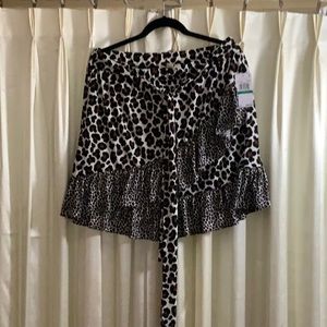 Michael Kors Large leopard print skirt